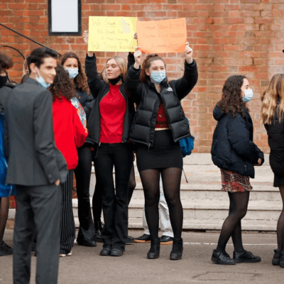 Lees meer over het artikel Britse scholieren leggen rape culture open via online testimonies
